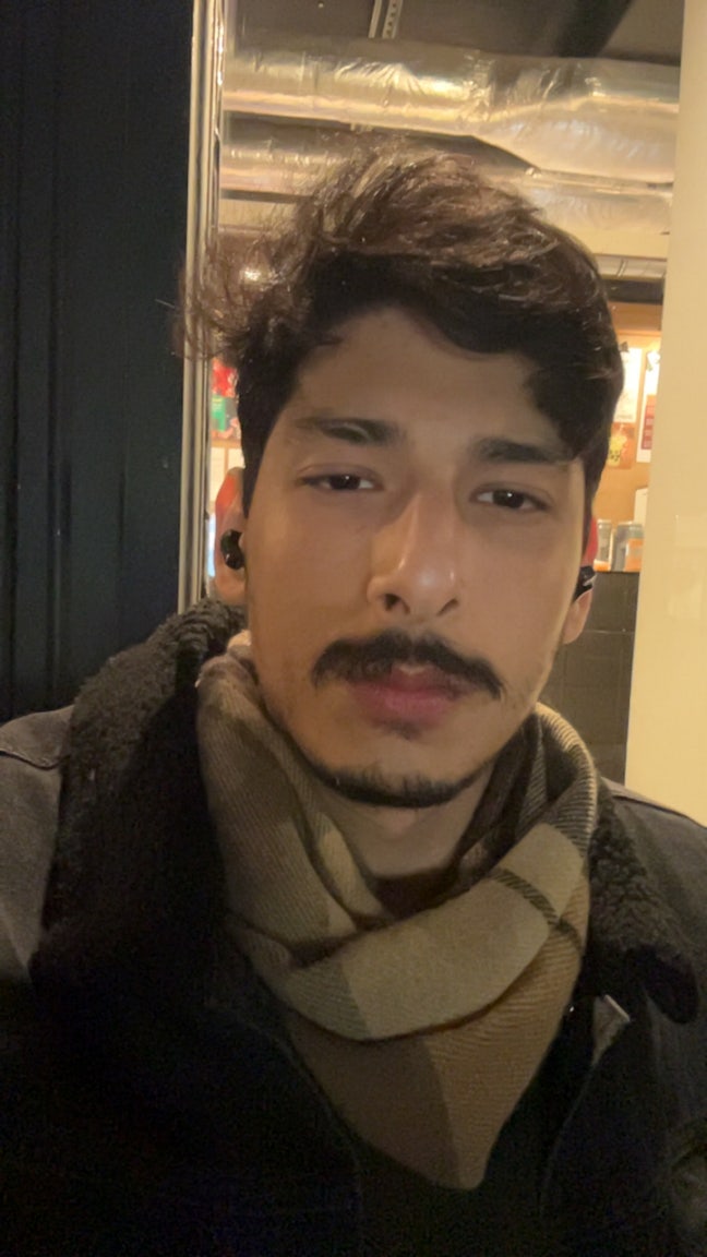 Looking for a buddy up / single or double room.  Main Photo