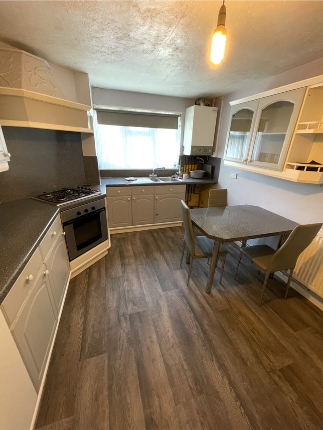 Cheap Single Room Available Near Station  Main Photo