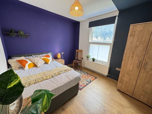 Luxury Double Room 20 Min from the Center Main Photo