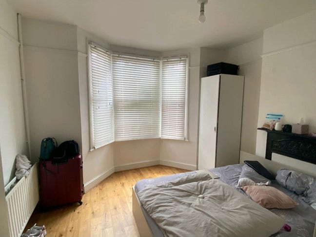 Double room in 4bhk house in Kingston Main Photo