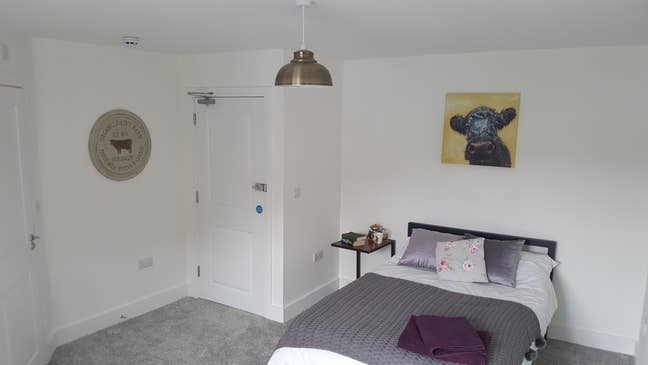Town Centre En Suite Double - BA20 - Parking  Main Photo