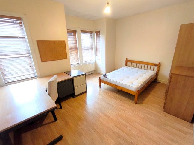 ROOMS in Upton Park (Bills included) Main Photo