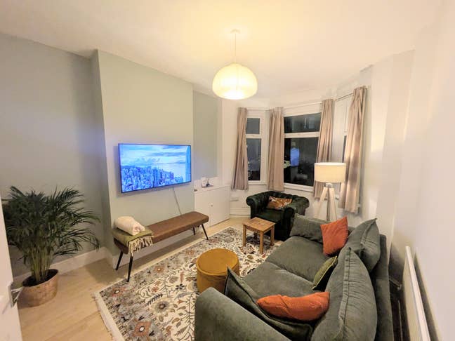 Double bedroom - Cardiff  Main Photo