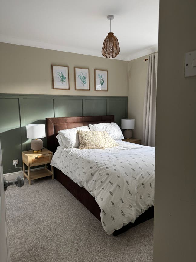 Large Double Bedroom  Main Photo