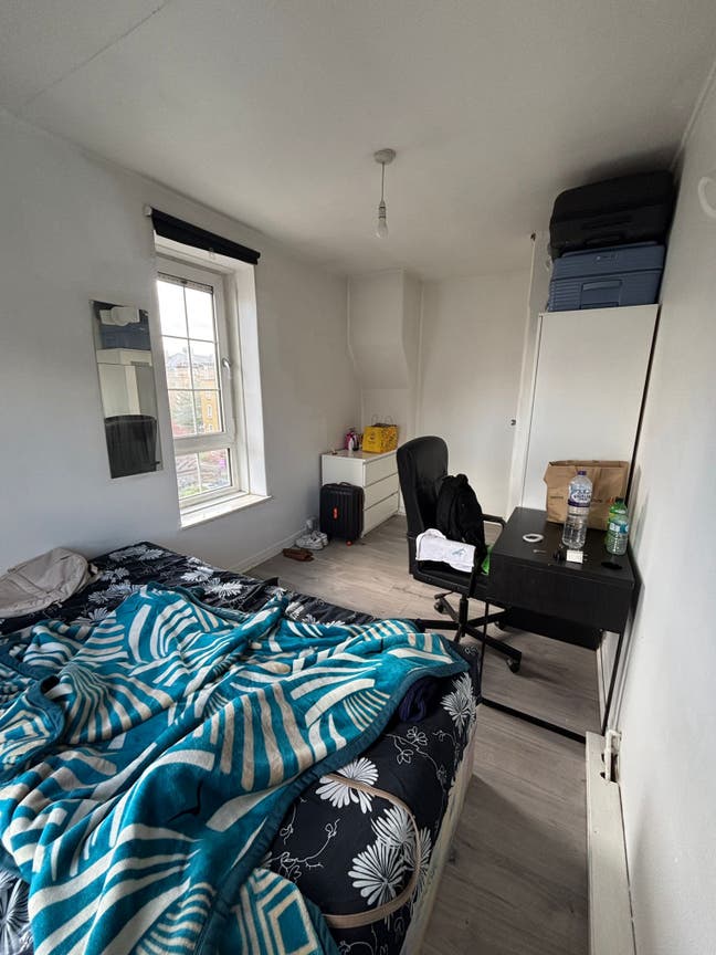 Room available E14 Canary wharf area! Main Photo