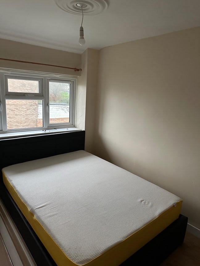 1 Double Bedroom (Fully Furnished) Main Photo