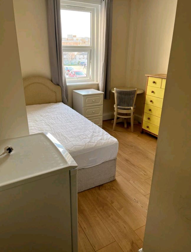 Ensuite Room Available Bournemouth West Cliff BH2 Main Photo