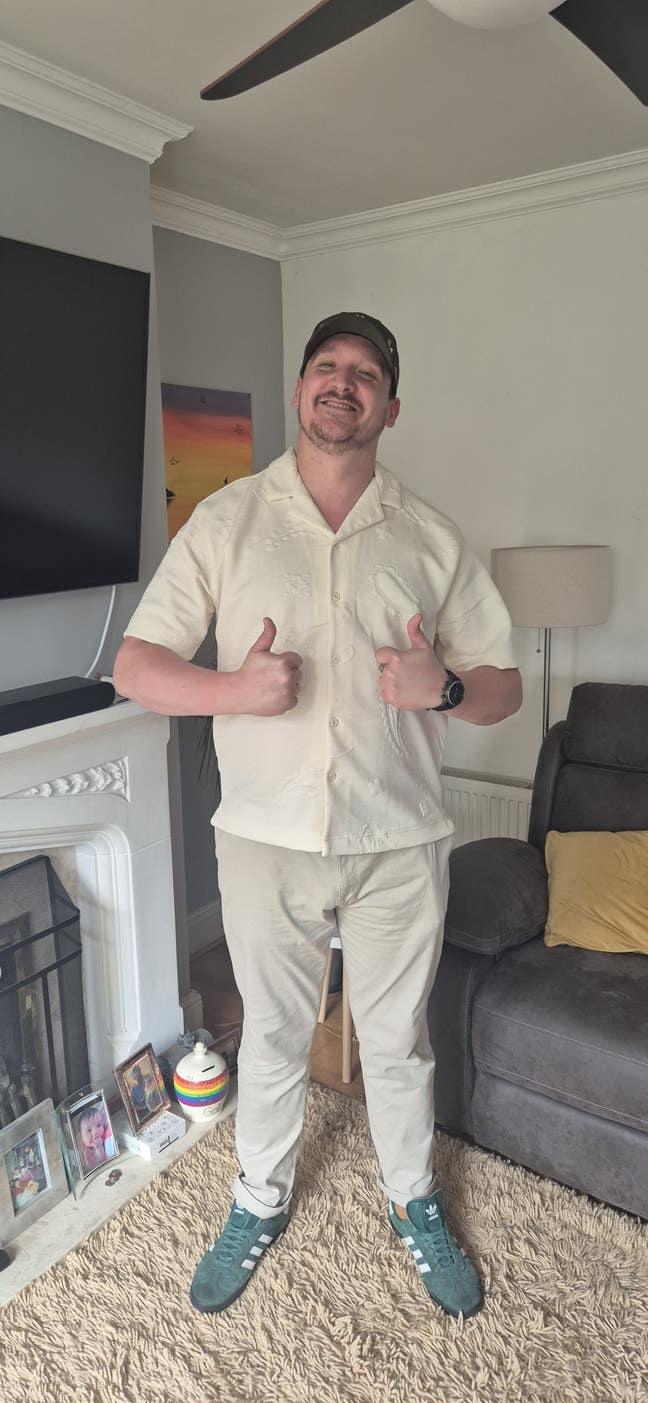 Looking for a room share Main Photo