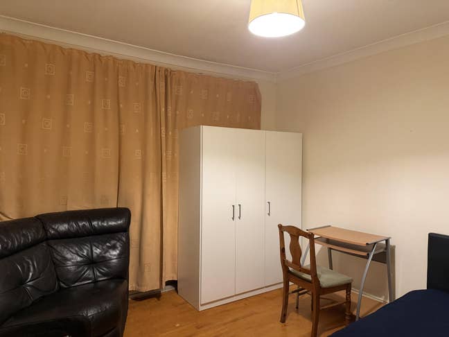 A Spacious Furnished Double Room in Hayes Main Photo