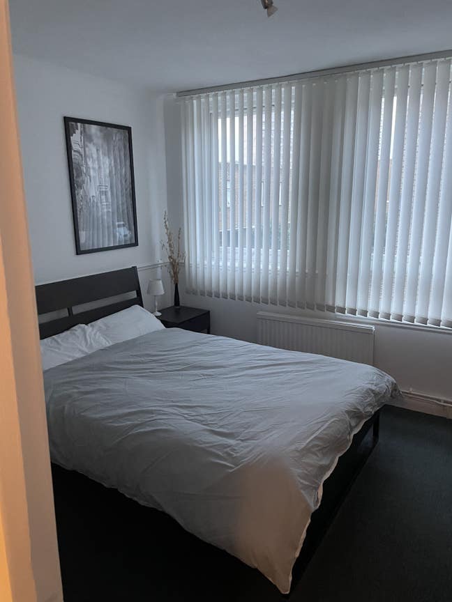 Bright Double Room to let  Main Photo