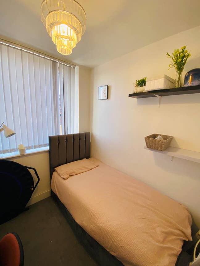 Room close to Waltham cross bus station Main Photo