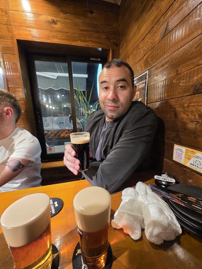 Professional Male seeks a double room Main Photo