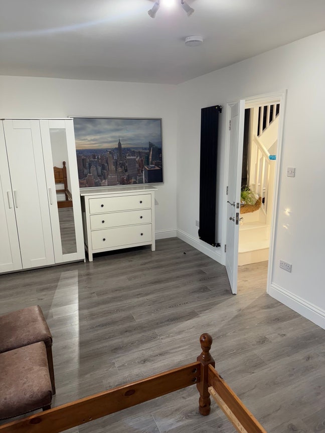 Very specious double room in a two bedroom house Main Photo