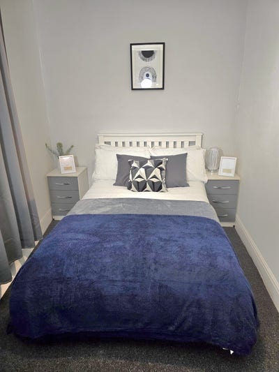 Modern Double Room! Near Newcross WV11.! Main Photo