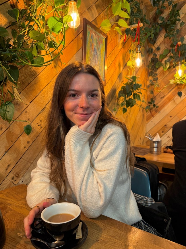 25 year old Female seeks a double room Main Photo