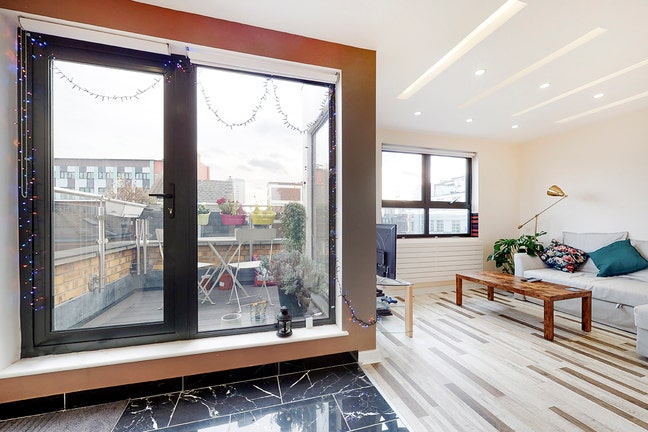 1 Bed with Terrace & Separate Office E1 Main Photo