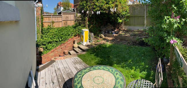 &pound;655 Double Room in Furnished Home Away From Home Main Photo