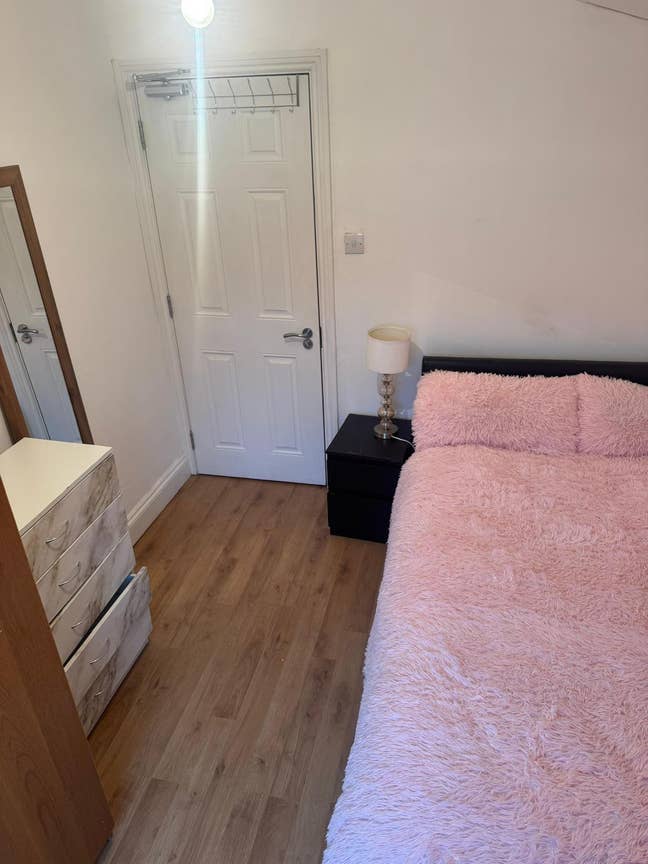 Double Room In A Nice Clean Quite House Main Photo