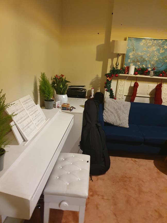 Large double room in family home Main Photo