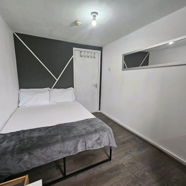 Central lovely room, Amazing location! Main Photo