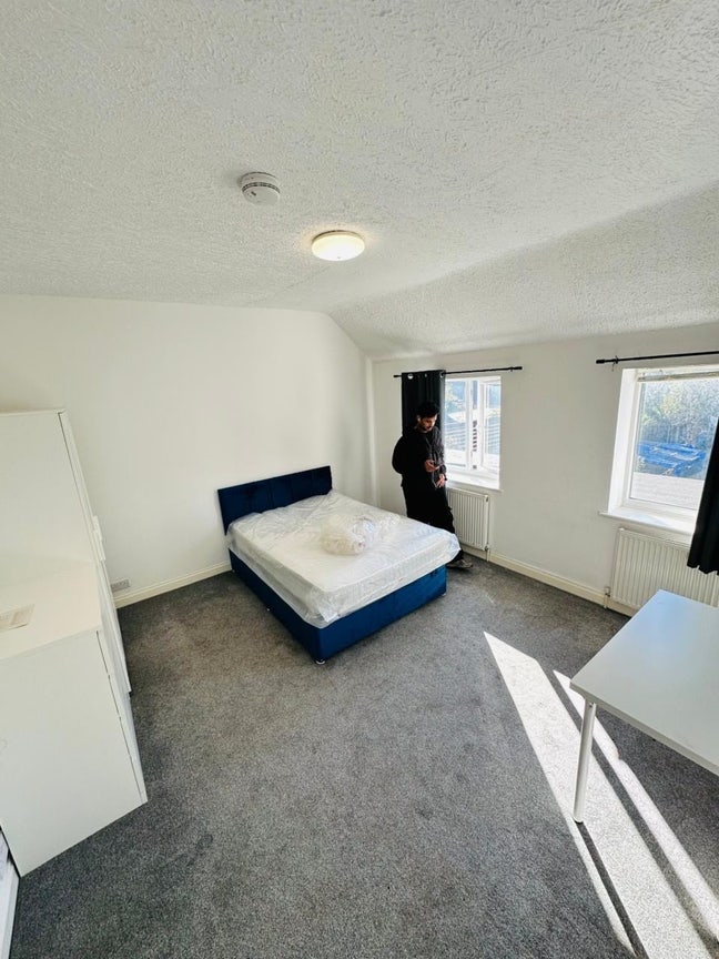 Bed Space for a Girl Main Photo