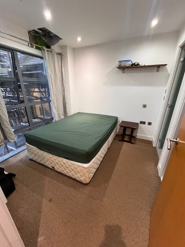 Furnished double bedroom ensuite NG1 Main Photo