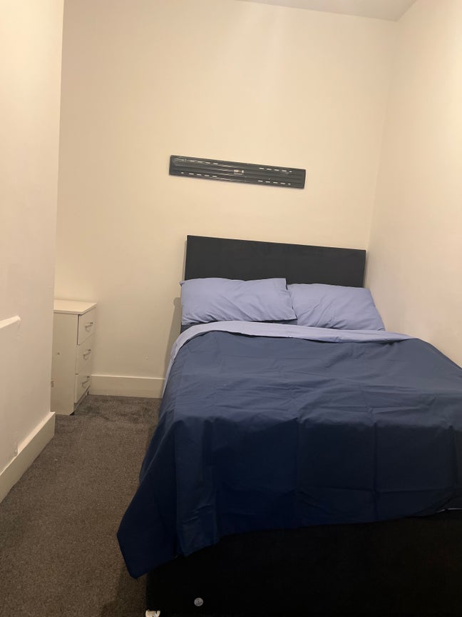 Room to rent Main Photo