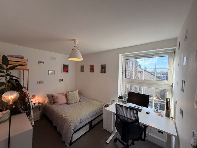 1 bedroom in cosy Bethnal Green flat Main Photo