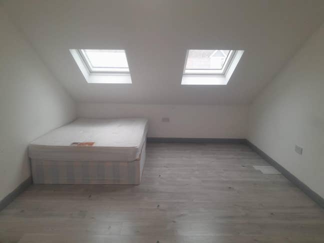 Studio Flat in  Harrow HA3 5DZ Main Photo