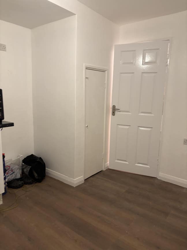 Studio flat within family home. All bills included Main Photo
