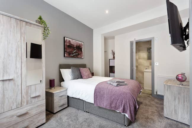 ⭐⭐Double En-Suite Room - Available !!⭐⭐ Main Photo