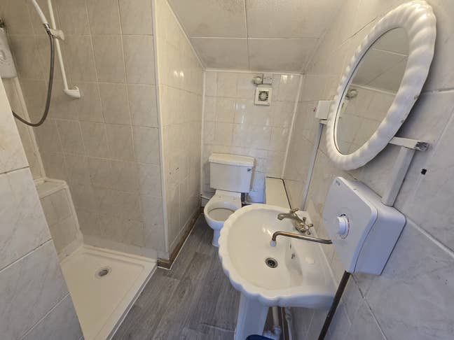 2 bedroom furnished house Main Photo