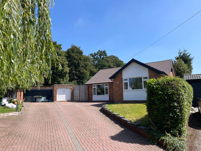 ⭐Modern Luxury Bedrooms Quiet Private and Parking Main Photo