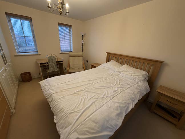 Master Ensuite Bedroon in Large Detached Property Main Photo