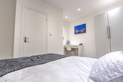 🤗Bills inc rooms available near elephant & castle Main Photo