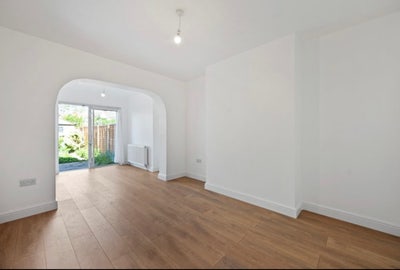 Modern King-Size Room + Additional Double Room  Main Photo