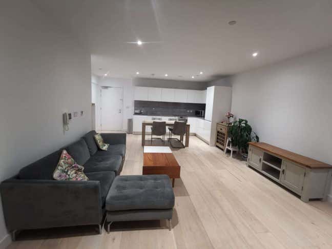 🤩 2B2B, near Royal Wharf 🤩 Main Photo