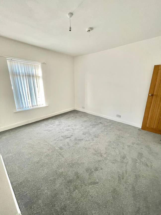 2 Bedroom House Manchester Main Photo