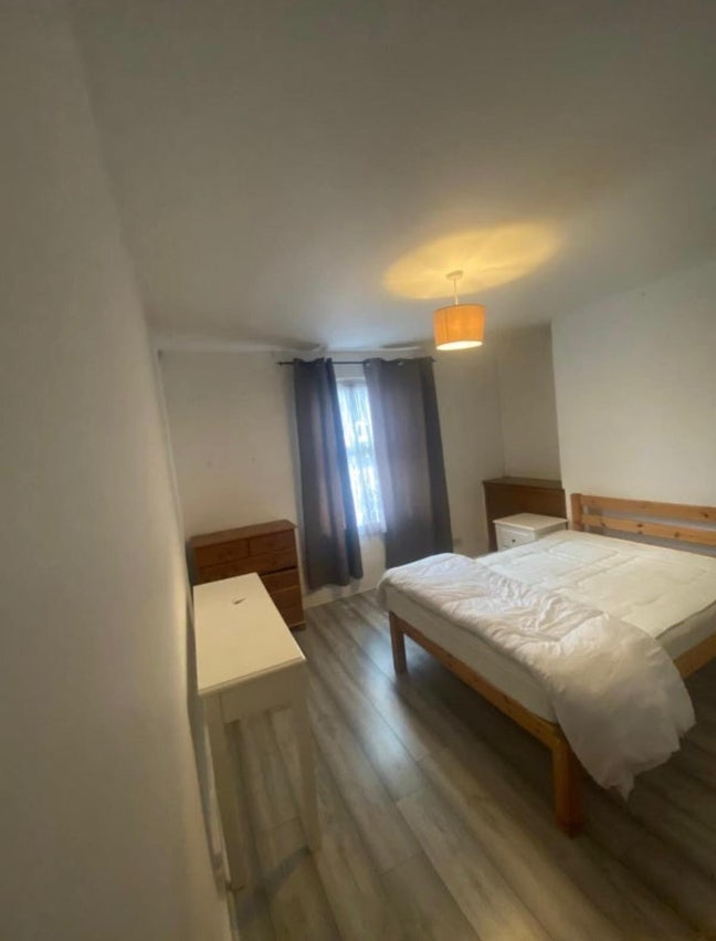 A doube room is available for rent Main Photo