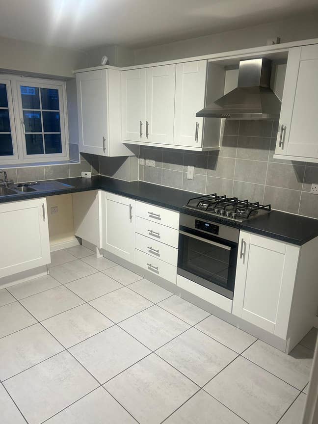  3  Bed  House  ,Ready  to  Go,LE12  Main Photo