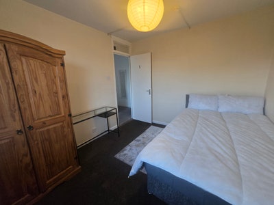 **Large Double Room on St Edmund's Street** Main Photo