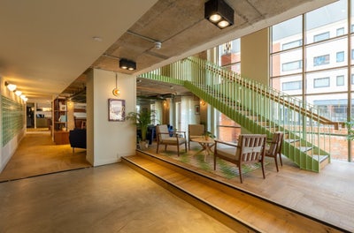 Hairpin house is located in the heart of birmingha Main Photo