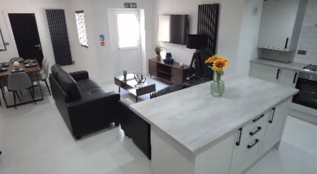 Furnished En-suite Room Available  Main Photo