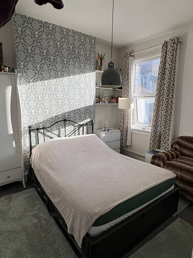 1 Double - 1 Single Rooms / Short Terms Main Photo