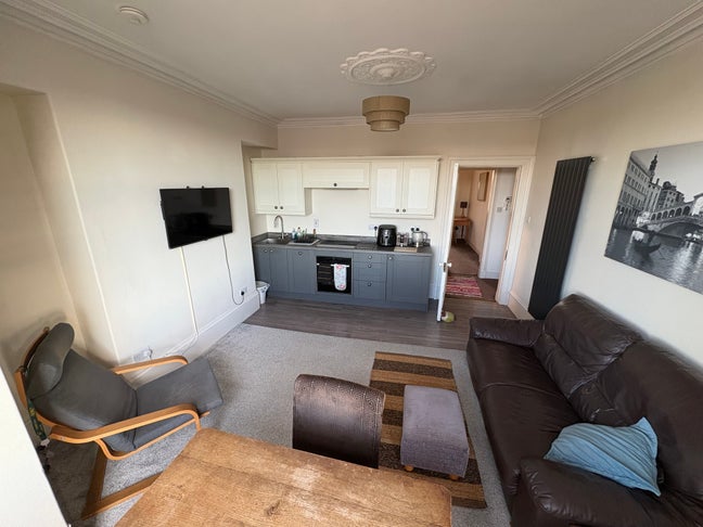 Twin shared room available Main Photo