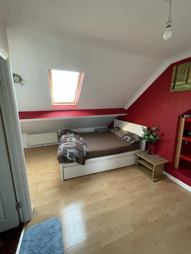 Single Bedroom Avaliable for rent  Main Photo