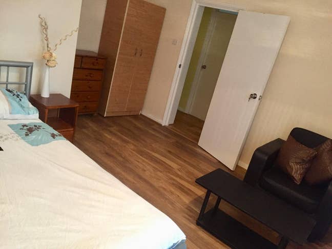 Large Double Room in Clean Flat in Shepherds Bush  Main Photo