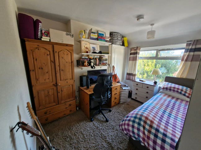 Cosy Double Bedroom along Cherry Hinton Road Main Photo