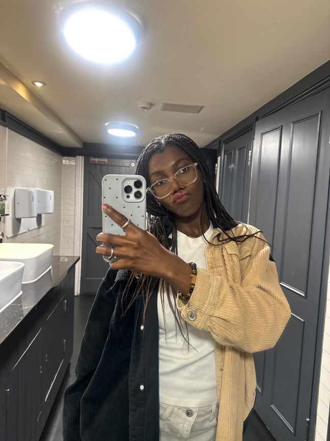 Professional looking for buddy  Main Photo