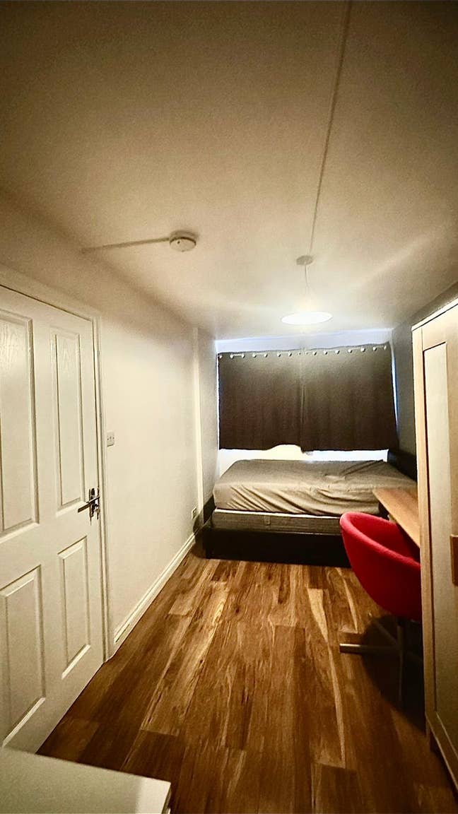 En-suíte available in E14 zone 2 Main Photo